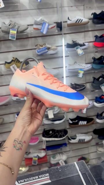 Vídeo de Chuteira Nike mercurial Superfly laranja