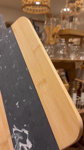 Video de TABLA RECTANGULAR PREMIUM NEGRA BAMBÚ + MÁRMOL