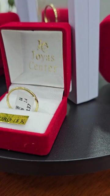 Video de Anillo Oro 18k Solitario Cintillo Con Piedras Blancas C2083