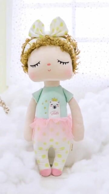 Video de METOO DOLL - BONECA ANGELA 35CM CACHOS - URSO
