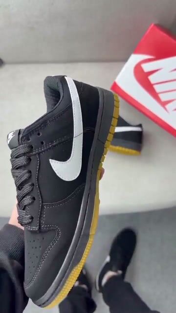 Video de Nike SB Dunk Low Nobuck
