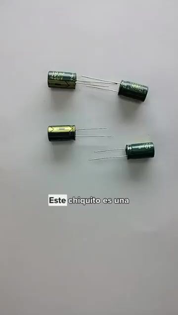 Video de Pack X5 Unidades - Capacitor Electrolítico 10uf 450v 10x17mm