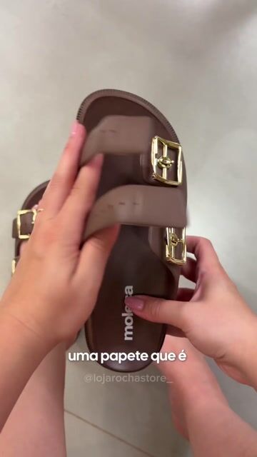 Video de Sandalia Papete Moleca Ana Castela Fivela Confortável