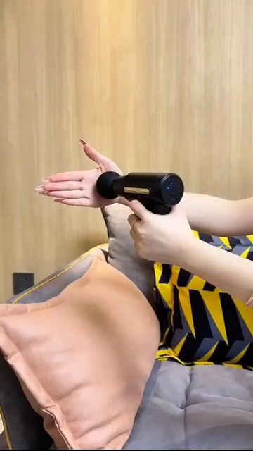Video de Pistola Massageadora com Acessórios