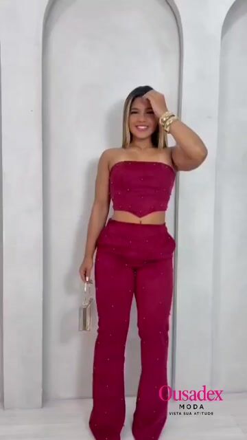 Vídeo de Conjunto Feminino Tomara Que Caia Em Suede Com Aplicações e Calça Flare
