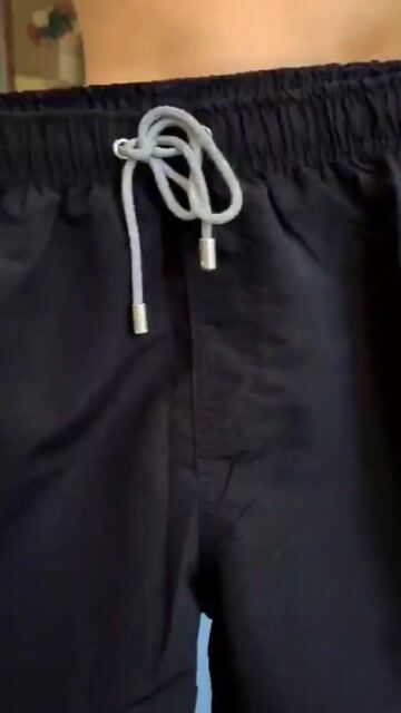 Video de SHORT DE BANO HOMBRE CON BOLSILLOS Y SUSPENSOR (702X)