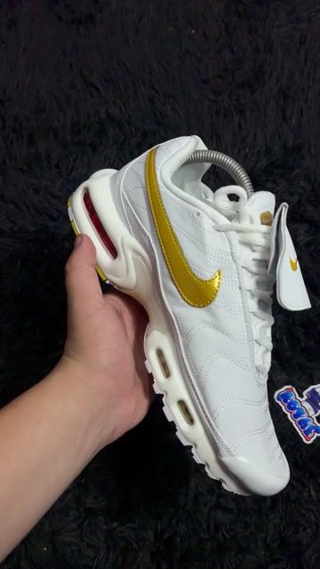 Video de Air Max Plus Tiempo Gold