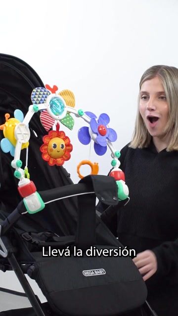 Video de Cunero Huanger Didactico Soporte Universal Sonajero Colgante Multicolor Único