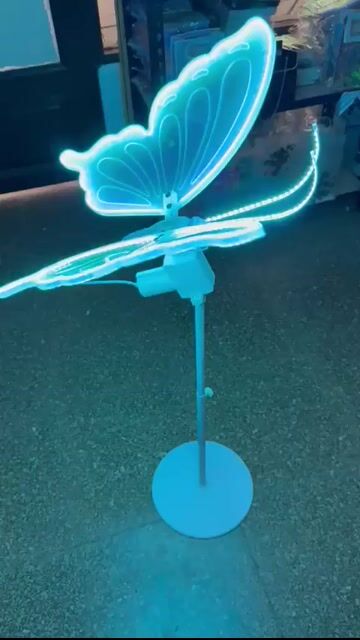 Video de Mariposa de 69 cm de ancho, eléctrica automatica