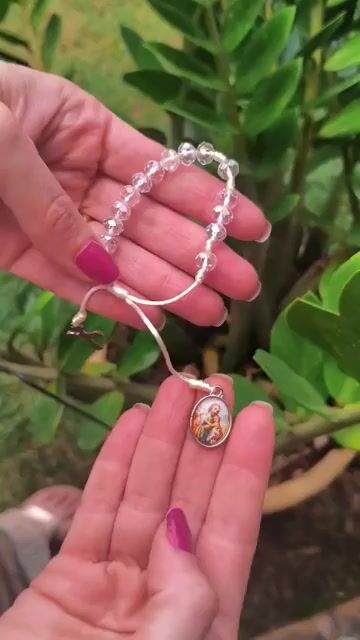 Video de Pulseira Dezena de São José Cristal Transparente com Cruz e Medalha Resinada - 8mm