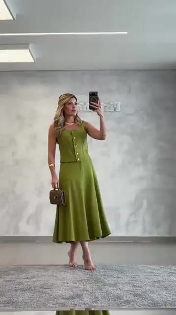 Video de CONJUNTO COLETE E SAIA