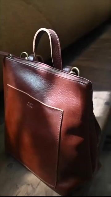 Video de Casia | Accesorios de cuero full grain curtido vegetal - Argentina