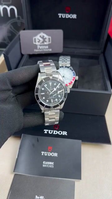 Video de Tudor Black Bay - 41mm - Mostrador preto/Bezel preto