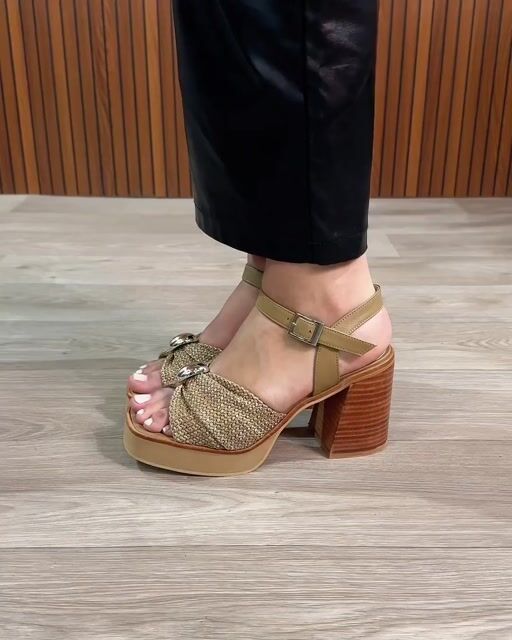 Video de SEÑORITA CUERO CAMEL