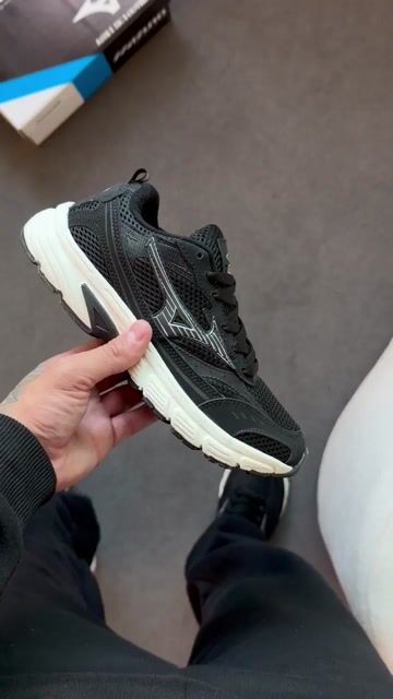 Vídeo de Tênis Mizuno Race S Disponível do 38 ao 43 Linha Premium
