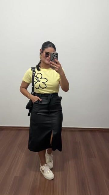 Vídeo de Tee T-shirt Camiseta Algodão Flores Flor Amarela