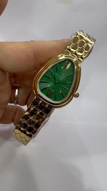 Video de Bvlgari Serpenti 29mm - AÇO DOURADO/MOSTRADOR VERDE