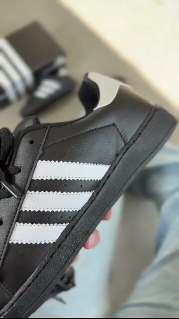 Video de Adidas SuperStar - Unissex