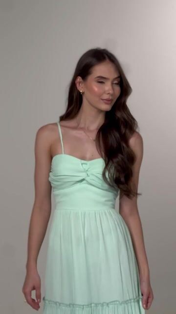 Vídeo de VESTIDO MIDI DAHLIA