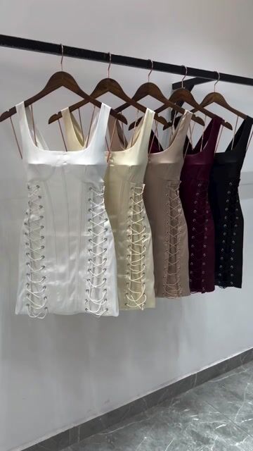 Vídeo de Vestido Curto Corset com Amarrações Laterais