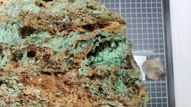 Video de 907 gr Conicalcita y Rosasita (4 Piezas) - Mineral de Colección