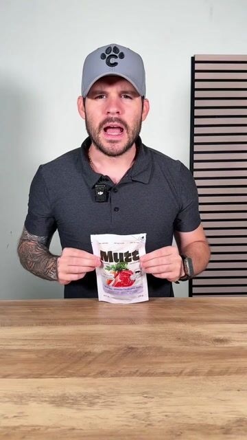 Video de Sobre alimento cocido sabor Cerdo para perros Mutt 250g