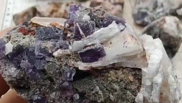 Video de 8 Piezas Fluorita con Calcita y Cobre | 2 lbs