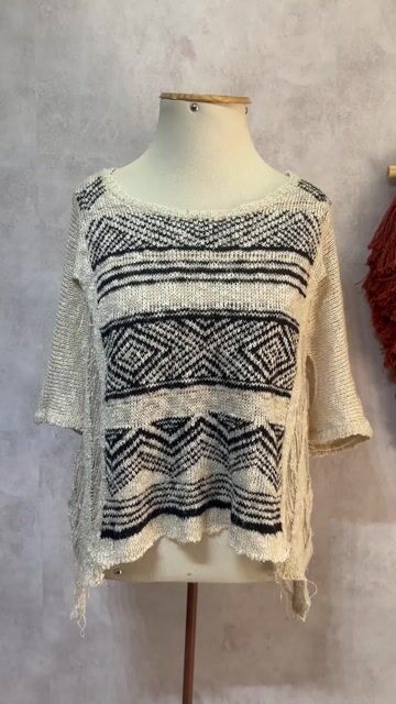 Video de Blusa Bege Preto Tricô Destroyed Farm P