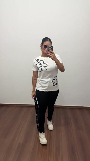 Vídeo de Tee T-shirt Camiseta Algodão Flores Flor Off White