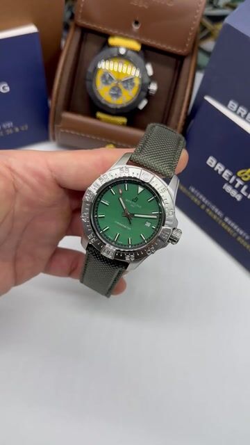 Video de Breitling Avenger Automatic 42mm - AÇO/MOSTRADOR VERDE - NYLON