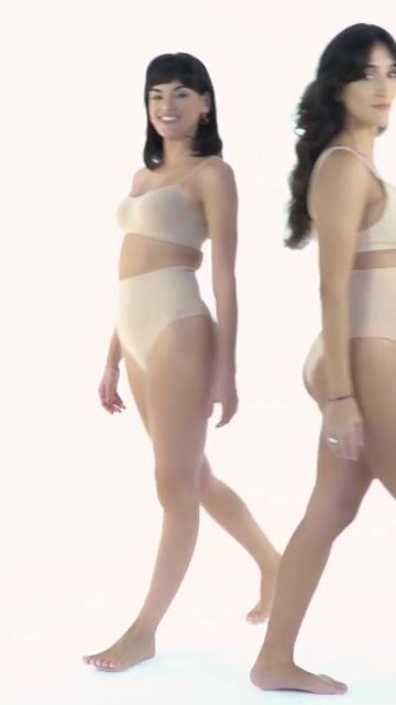Video de VEDETINA MODELANTE (1640M)