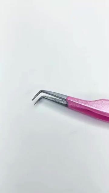 Video de Pinça 90° p/ Volume Russo, Mega Volume e Fios Tecnológicos Aço Japonês Alta Precisão