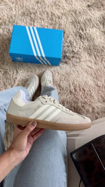 Video de Samba Creme Branco Couro