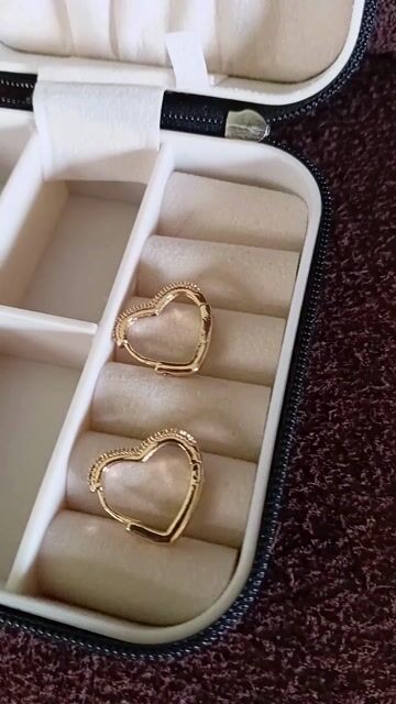 Vídeo de Brinco Click de Coração Grande Banhado a Ouro 18K