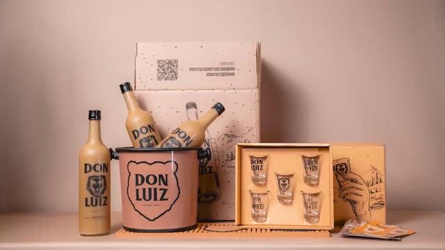 Vídeo de Kit 3 Garrafas Don Luiz + 5 Copos de Shot 60ml + Balde + Barmat