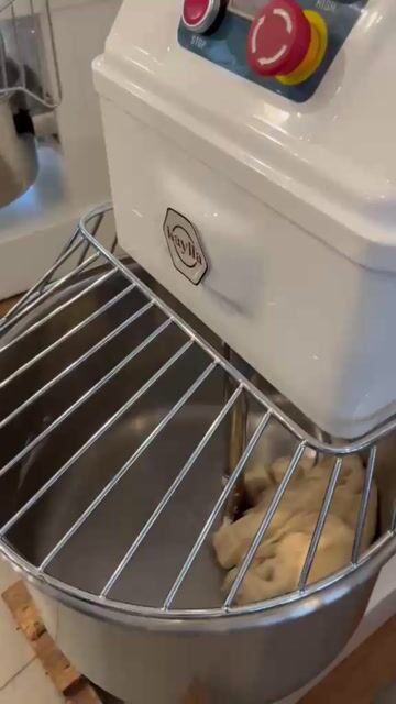Video de Amasadora Espiral Industrial Kaylla HS30 | 30 Litros 2 Velocidades