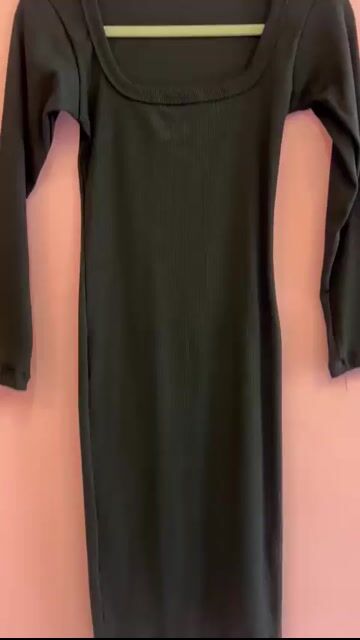Video de 1010387 VESTIDO DEC QUADRADO MIDI PRETO