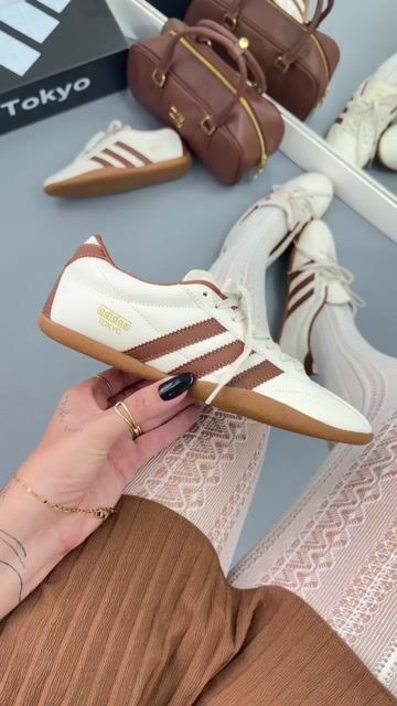 Video de Tênis Adidas Tokyo