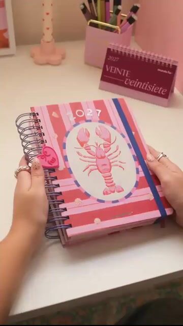 Video de Agenda 2027 Diaria 16x22 T/dura C/espiral Trend Mariposas Fw