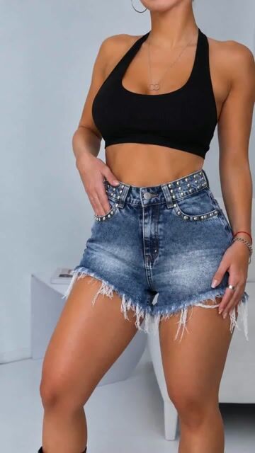 Video de Short De Jean Azul Tachas