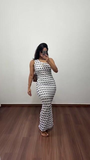 Vídeo de Vestido Midi Tule Forro Nula Manga Fenda Estampado Brenda Poá Off White