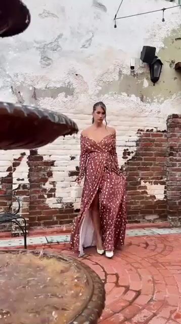 Video de VESTIDO SELENA INSTINCT