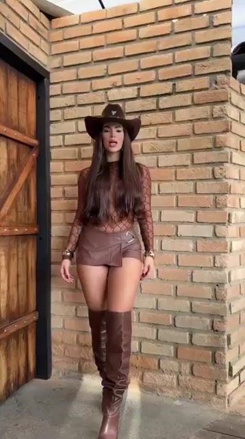 Vídeo de Conjunto Roberta - Body E Micro Shorts