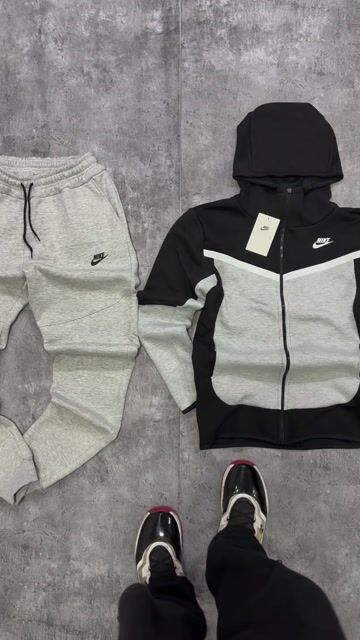 Video de CONJUNTO NIKE TECH COMB