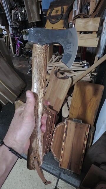 Video de Hocha Rustica De Mano Mango De Madera Acero Negro