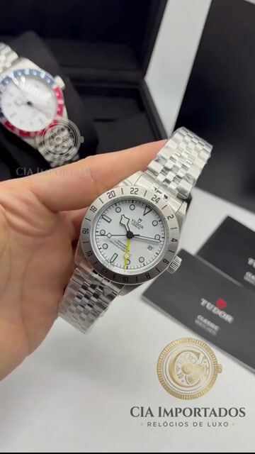 Vídeo de Black Bay GMT Relógio Premium Branco Masculino | CIA IMPORTADOS