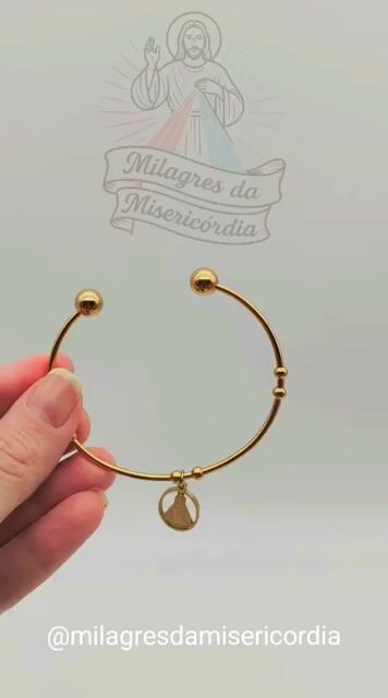 Video de Bracelete Dourado Nossa Senhora Aparecida- pingente oval - INOX -