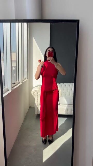 Video de VESTIDO LARGO GLITTER LYCRA MUSCULOSA CON LAZO EN LA CADERA Y CUELLITO