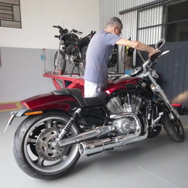 Video de ESCAPE BIG BOY 2x1 - V-ROD