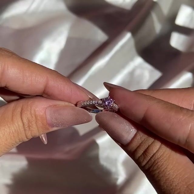 Video de Anel Thais · Prata 925 · Rosa 0,5ct · Solitário · Aro Cravejado